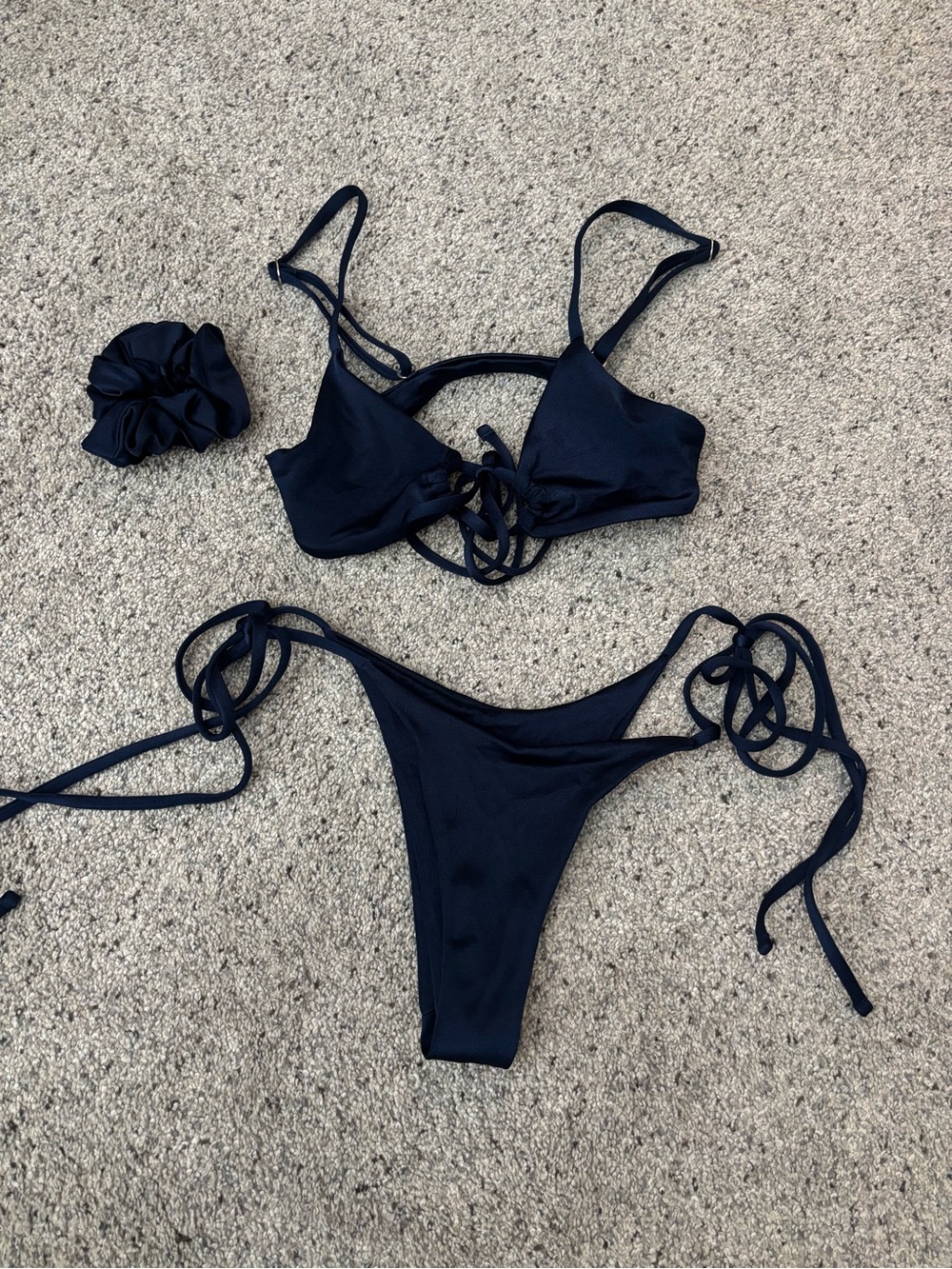ONEONE SWIM bikini set with scrunchie in size xs